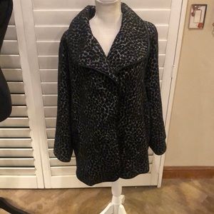 Chico’s animal print warm and cozy coat. Fully lined. Faux leather trim. Nice